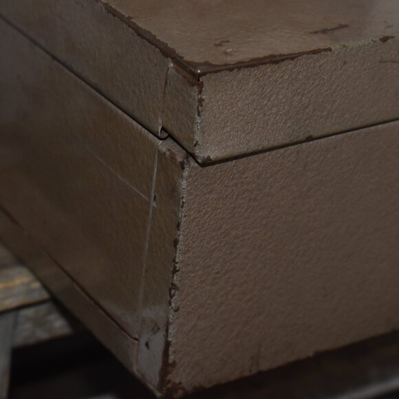 Vintage Antique Tan Metal Cash Box Porta File Case Storage Farmhouse Decor - Picture 7 of 14